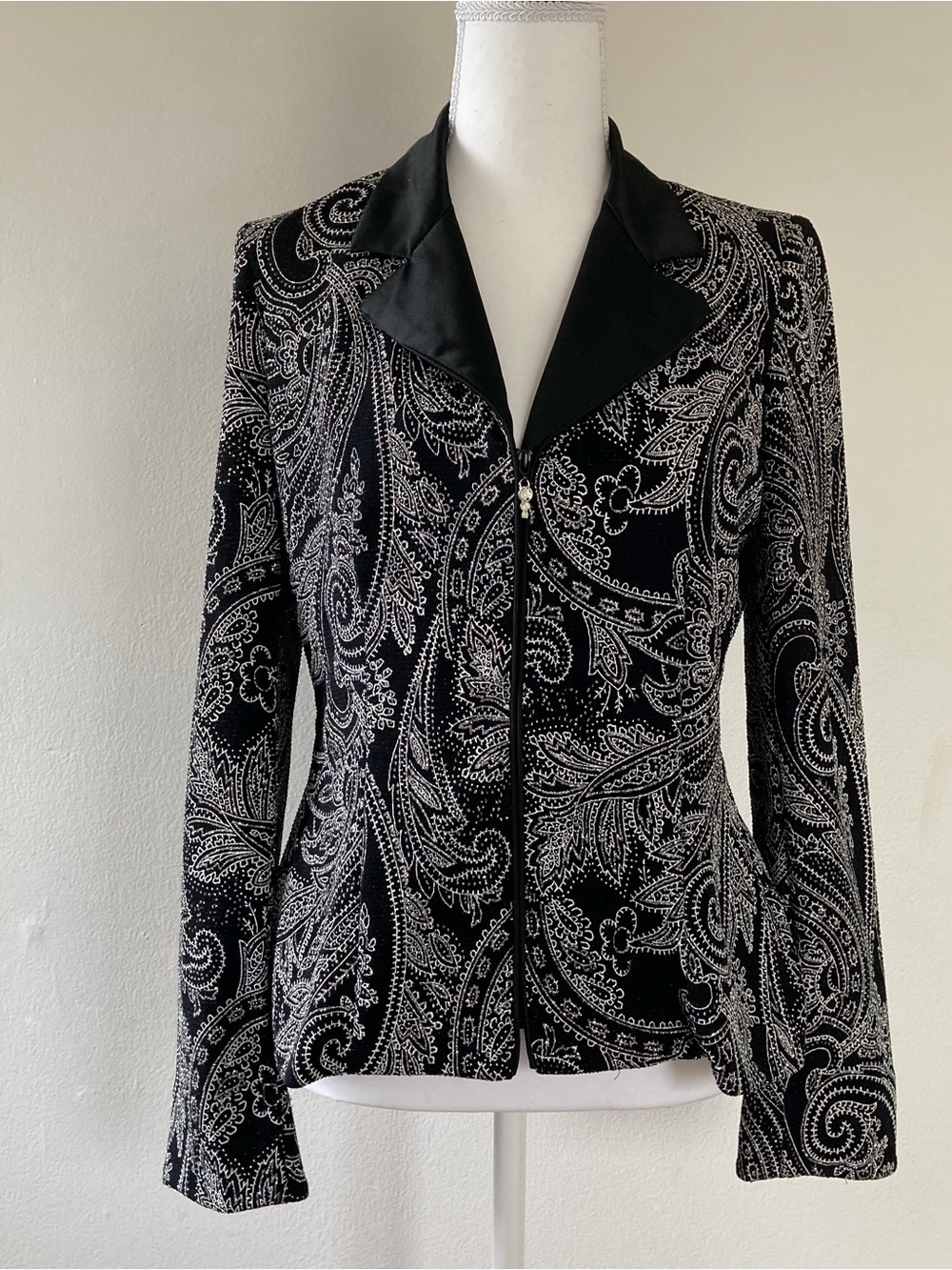 Alex Evenings Black and Silver Paisley Zip-Front Blazer